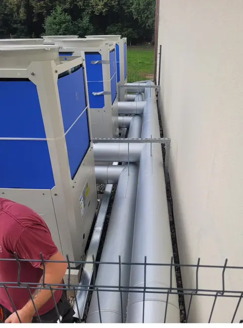 Węzeł cieplny z naczyniem przeponowym